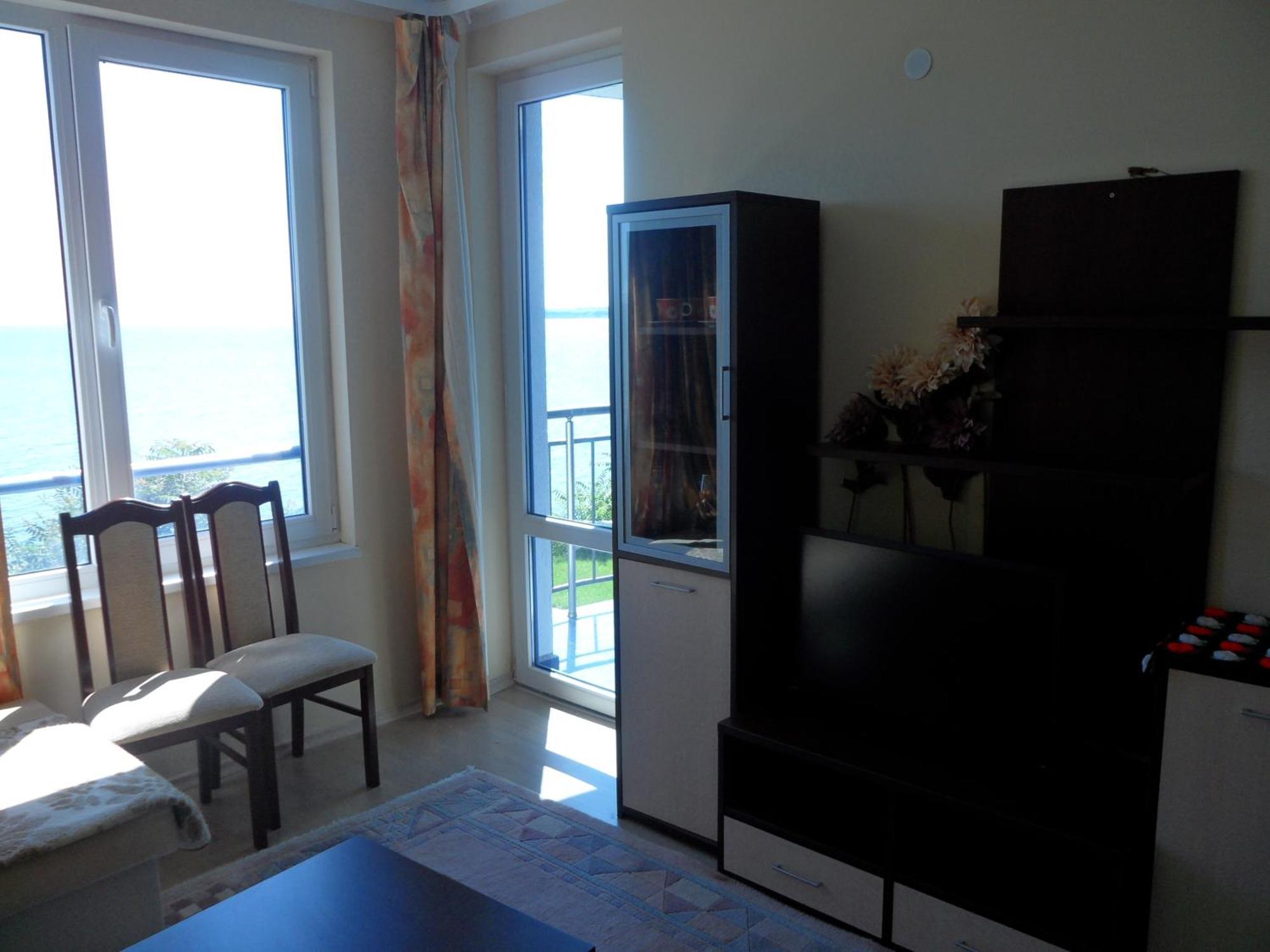 Blue Bay Palace Apart Complex Pomorie Quarto foto