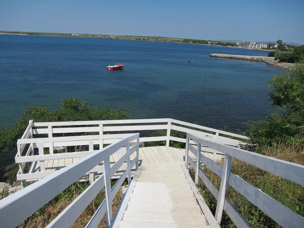 Blue Bay Palace Apart Complex Pomorie Exterior foto