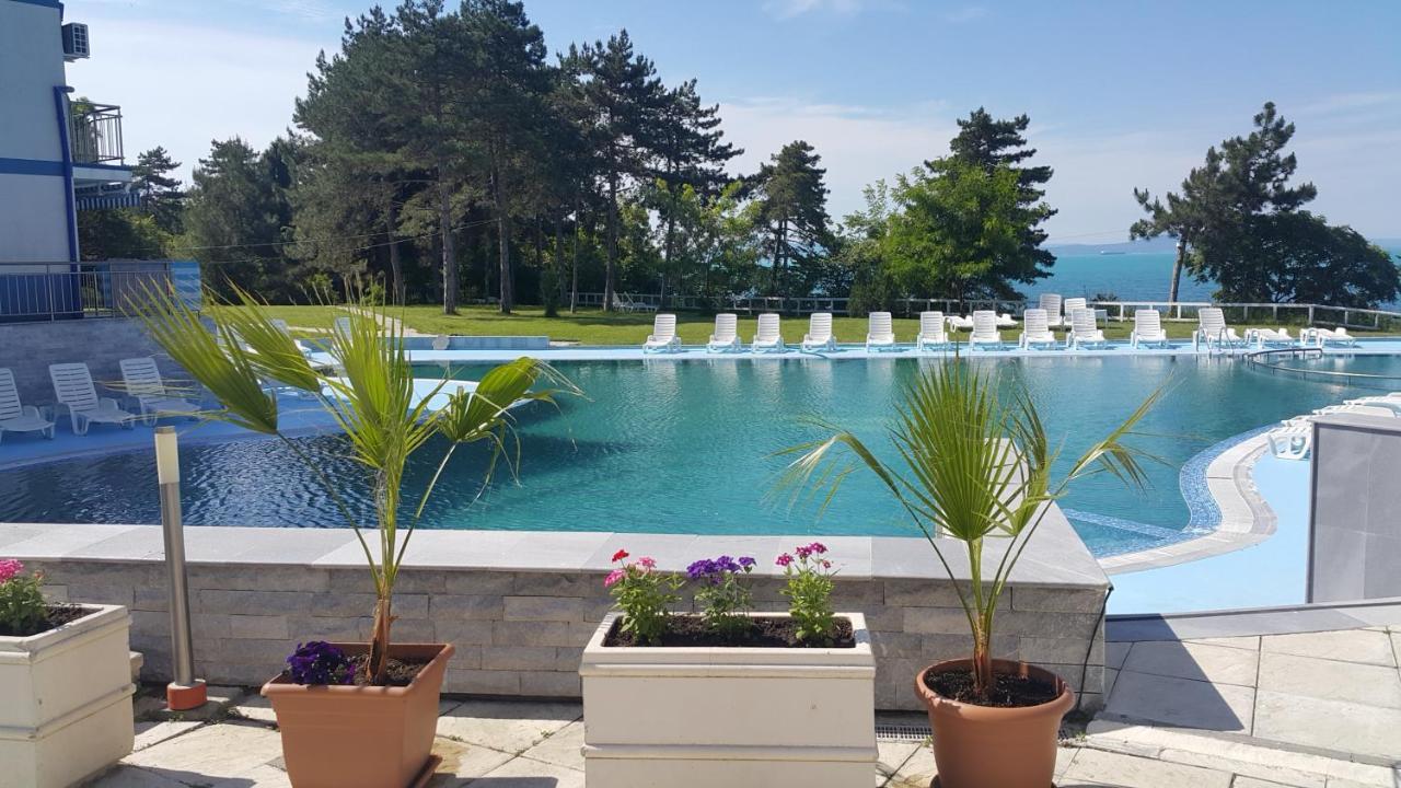Blue Bay Palace Apart Complex Pomorie Exterior foto