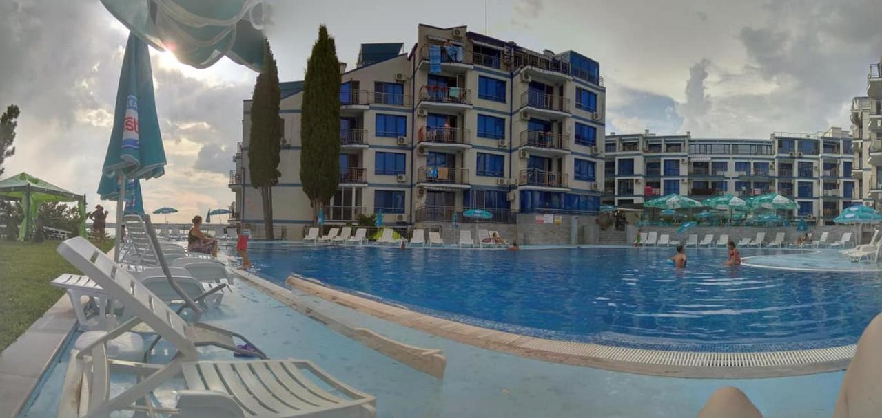 Blue Bay Palace Apart Complex Pomorie Exterior foto